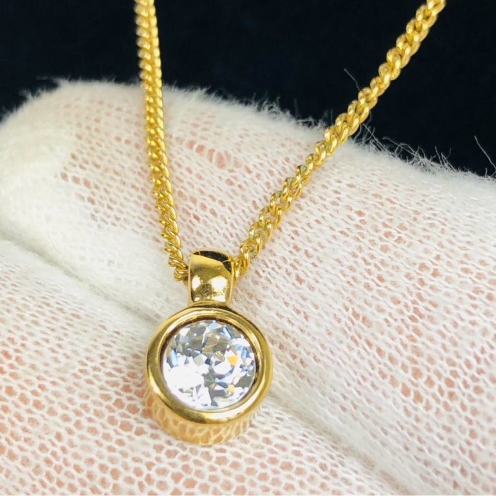 🔥Pristine condition Dior encrusted pendent necklace with original box🔥